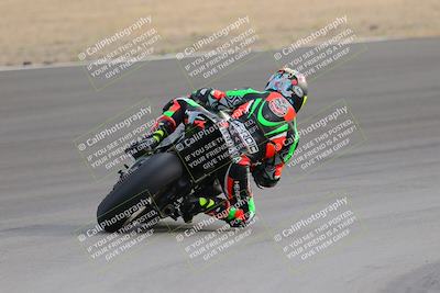 media/Dec-17-2022-SoCal Trackdays (Sat) [[224abd9271]]/Turn 10 Backside (120pm)/